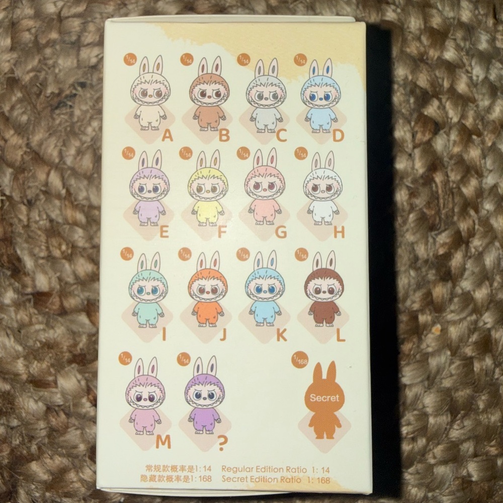 POP MART “i” Pin For Love - Picture 5 of 7